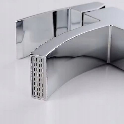 BATERIA UMYWALKOWA KRAN UMYWALKI CHROM NISKA ŁAZIENKOWA CUBIC WODOSPAD na Arena.pl