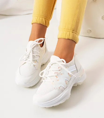 Białe sneakersy sportowe Bates 41 na Arena.pl