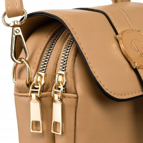 mini torebka damska ze skóry ekologicznej w brązowym kolorze zawieszona na Arena.pl