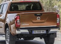 NISSAN NAVARA IV D23 LISTWA CHROM Chromowana Klapa