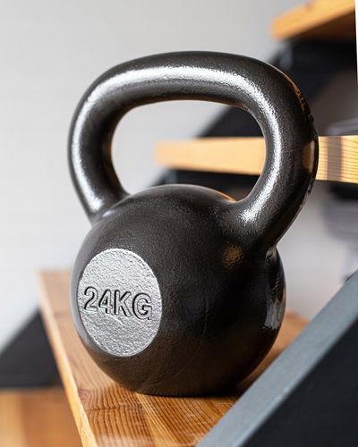 KETTLEBELL ODWAŻNIK DO ĆWICZEŃ KETTLE HANTLA HANTEL ŻELIWNY FITNESS 24KG na Arena.pl