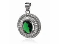 KLASYCZNY RODOWANY SREBRNY OKRĄGŁY WISIOREK SZMARAGDOWA BIAŁE CYRKONIE