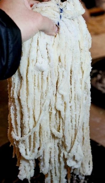 Jelita wieprzowe 26/28 A 90m WIADERKO do kiełbasy zdjęcie 2