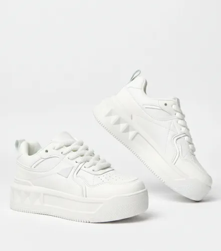 Białe sneakersy na platformie Alessandra 40 na Arena.pl