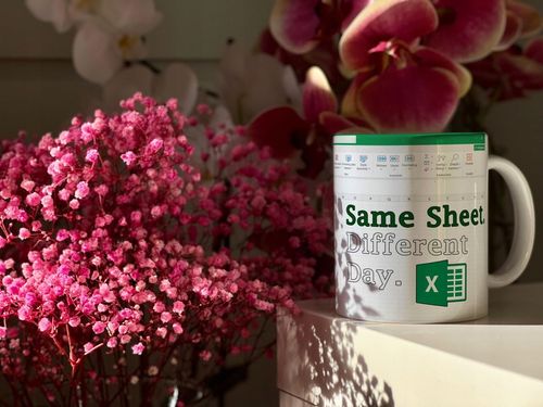 ŚMIESZNY KUBEK NA PREZENT DO PRACY BIURA SAME SHEET DIFFERENT DAY EXCEL na Arena.pl