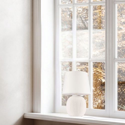 Lampka nocna z abażurem biała ceramiczna ryflowana DION D2 na Arena.pl