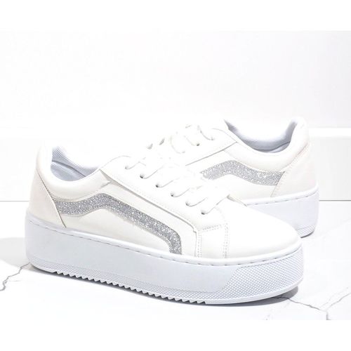 Białe trampki na platformie 798 r.40 na Arena.pl