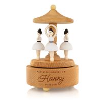 Pamiątka Komunii Świętej z Grawerem Drewniana Pozytywka Baletnica