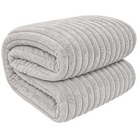 Koc tłoczony 160x200 szary Lea miękki lekki narzuta stylowy dodatek