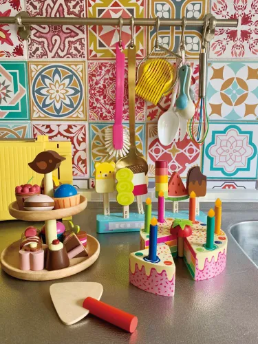 Tort urodzinowy, drewniany na Arena.pl