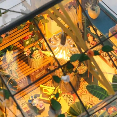 Domek dla Lalek Drewniany LED Piętrowy Retro Model do Złożenia DIY Meble na Arena.pl