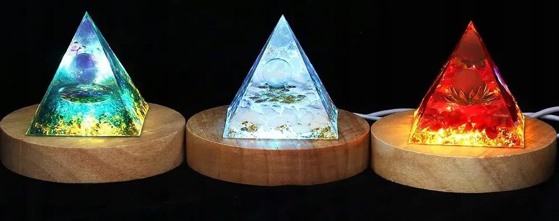 Piramida ORGONIT +LED Lampka PODSTAWA 5cm KRYSZTAŁ KAMIENIE AMULET 5cm HX14 zdjęcie 6