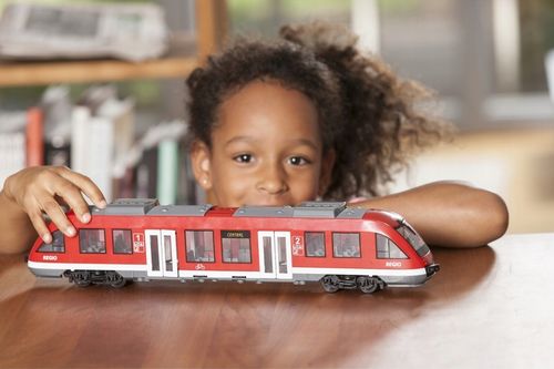 WIELKI POCIĄG MIEJSKI SZYBKI TRAMWAJ KOLEJKA OTWIERANE DRZWI POJAZD 45 CM na Arena.pl