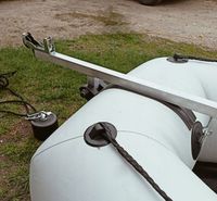 PROWADNICA LINY KOTWICY Z BLOKADĄ UCHWYT PONTON KORMORAN