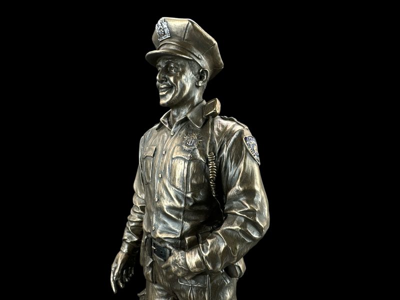 POLICJANT - SŁUŻYĆ I CHORNIĆ – VERONESE (WU76823A4) zdjęcie 10