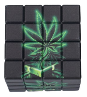 Młynek do Mielenia Suszu w Kształcie Kostki Rubika z Wyrastającym Liściem