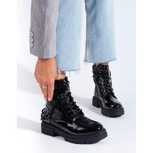 Czarne lakierowane workery z łańcuchem r.37 na Arena.pl