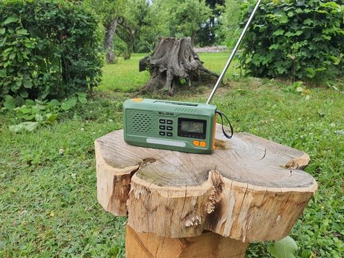 RADIO PRZENOŚNE KUCHENNE SOLARNE DYNAMO BUDOWLANE LATARKA POWERBANK na Arena.pl