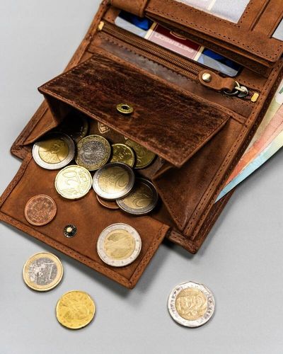 PETERSON portfel męski skórzany elegancki pionowy z brelokiem M097 brązowy na Arena.pl