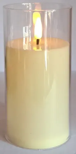 Świeca LED fi7.5cm w przezroczystej osłonie z efektem płomienia 3xAAA Rozmiar - M na Arena.pl