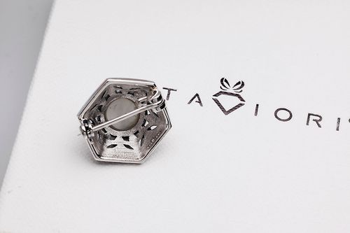 srebrna broszka / wisiorek z masą perłową i markazytami na Arena.pl