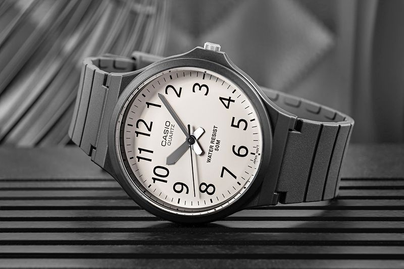 zegarek męski casio mw-240-7bvdf + box zdjęcie 6