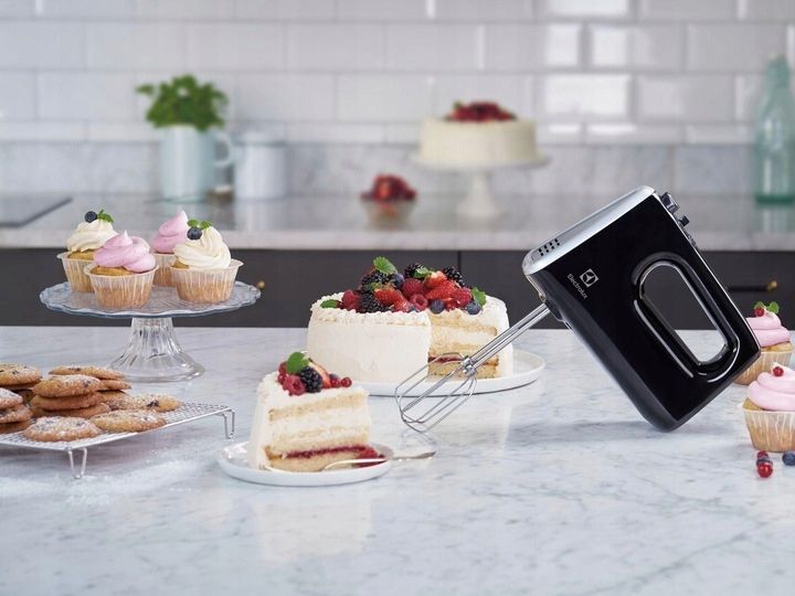 MIKSER ROBOT RĘCZNY KUCHENNY ELECTROLUX 5 BIEGÓW +4 KOŃCÓWKI 450W CZARNY zdjęcie 5