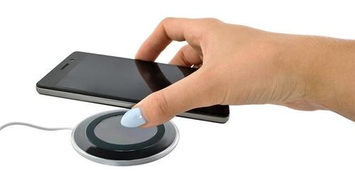 Ładowarka indukcyjna na Arena.pl