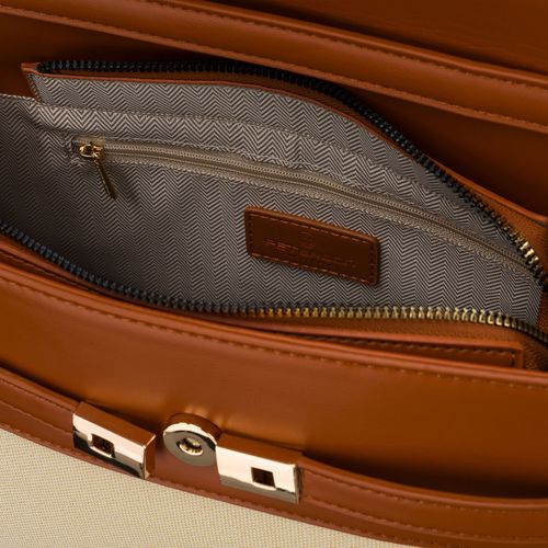 torebka damska w kolorach ecru i brązowym, zamykana suwakiem i magnesem na Arena.pl