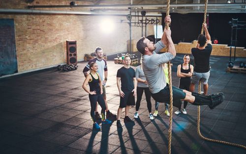 Lina treningowa do wspinaczki jutowa UNDERFIT 15 m na Arena.pl