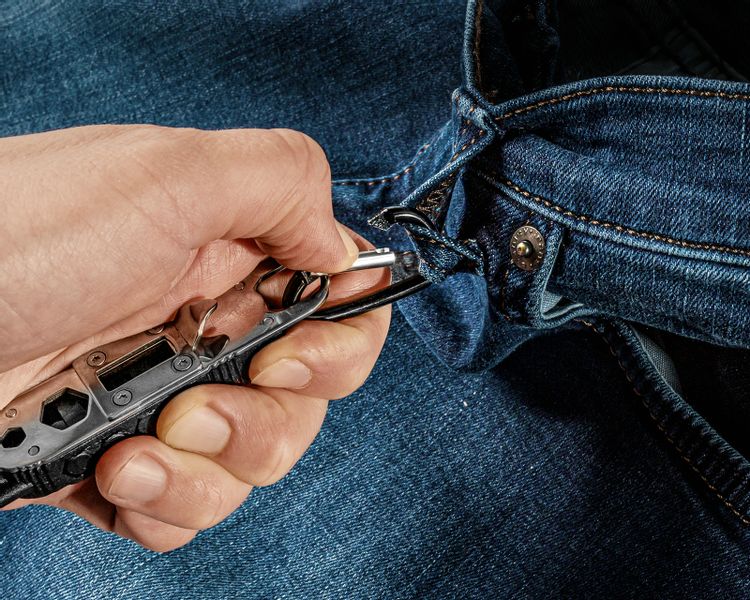 MĘSKI MULTINIEZBĘDNIK - WIELOZADANIOWY BRELOK Z NARZĘDZIAMI zdjęcie 3