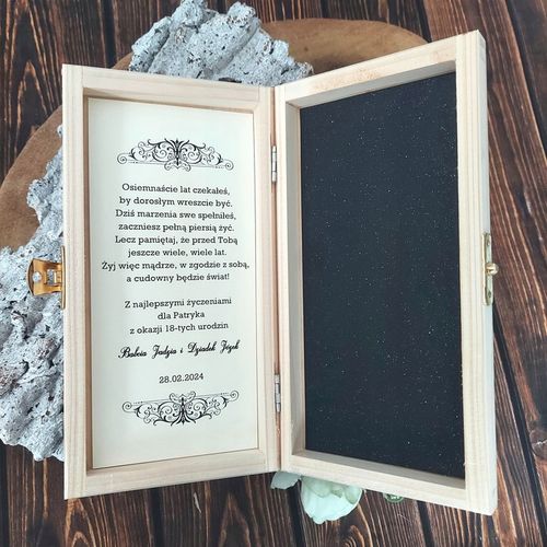 PUDEŁKO NA GOTÓWKĘ 18-te urodziny * PREZENT * hit OSIEMNASTKA na Arena.pl