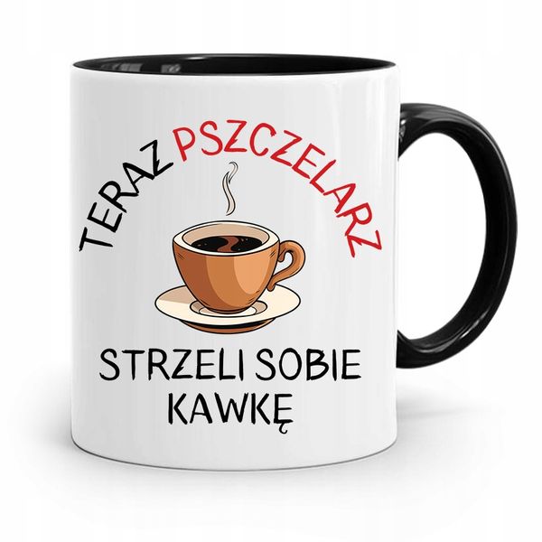 Kubek Czarny Dla Pszczelarza Strzeli Sobie Kawkę Z Nadrukiem Ze Zdjęciem zdjęcie 1