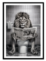 OBRAZ PLAKAT W RAMIE do Łazienki WC Toalety LEW NA KIBLU gazeta P2537_33x43