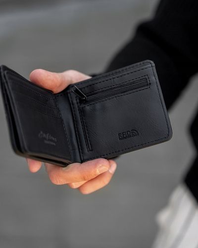 Portfel męski klasyczny poziomy RFID STOP mały kompaktowy prezent na Arena.pl