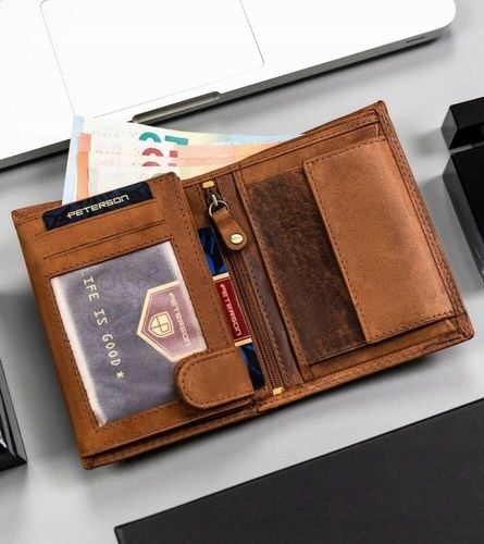 PETERSON portfel męski skórzany elegancki pionowy z brelokiem M097 brązowy na Arena.pl
