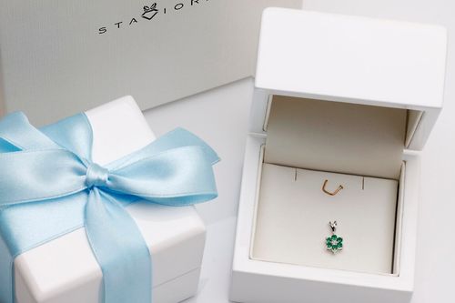 Złoty wisiorek WBD0954 - Diament na Arena.pl