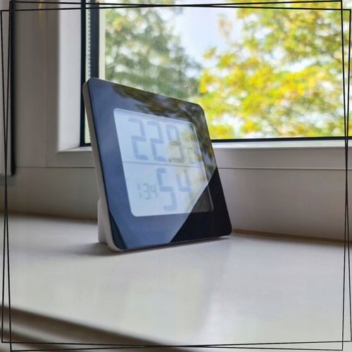 TERMOMETR I HIGROMETR POKOJOWY LED ELEKTRONICZNY WEWNĘTRZNY CYFROWY na Arena.pl