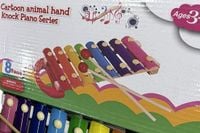 Ksylofon dziecięcy 8 tonów z pałeczkami - kolorowa zabawka muzyczna