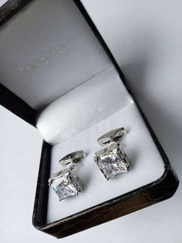 Srebrne klasyczne spinki do mankietów koszuli na Arena.pl