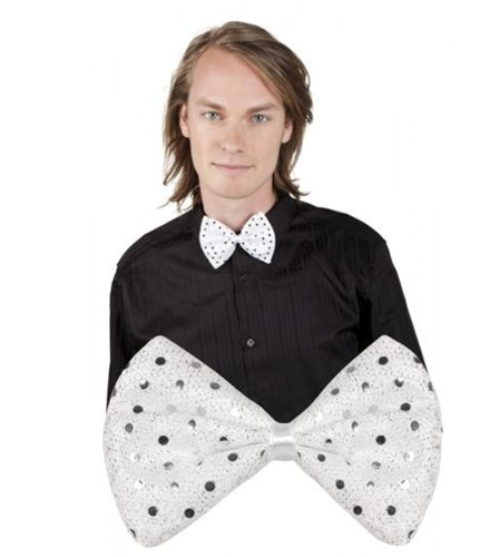 Mucha z cekinami na Arena.pl