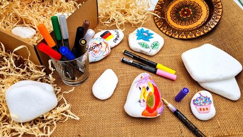 FLAMASTRY PISAKI AKRYLOWE DO RÓŻNYCH POWIERZCHNI 24 szt na Arena.pl