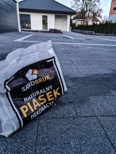 Suchy Piasek Bazaltowy Fuga Zasypka Grafit Do Kostki Brukowej 0-2 mm na Arena.pl