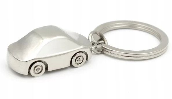 Brelok Samochodzik Cars Srebrny Tuning Ozdoba Breloczek do kluczy Zawieszka zdjęcie 1