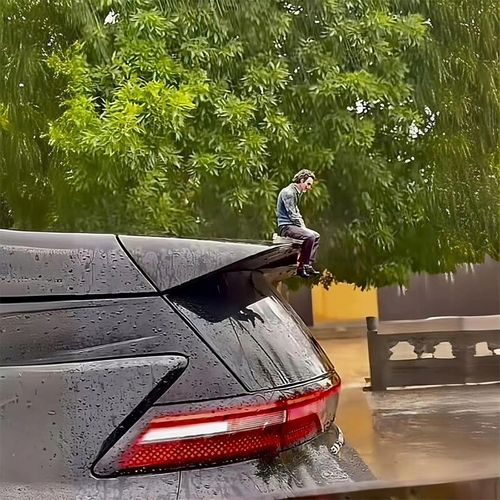 FIGURKA JOKER 27CM Z MASKĄ I PODSTAWKĄ DEKORACJA DO SAMOCHODU I PÓŁKI na Arena.pl