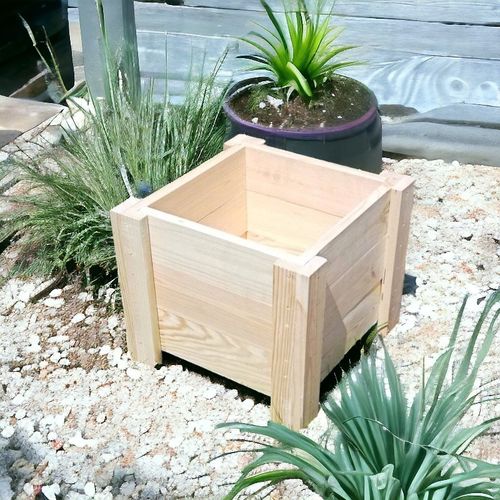 DONICA DREWNIANA OGRODOWA ZEWNĘTRZNA 35x35cm SOLIDNA SKRZYNKA NA ROŚLINY na Arena.pl