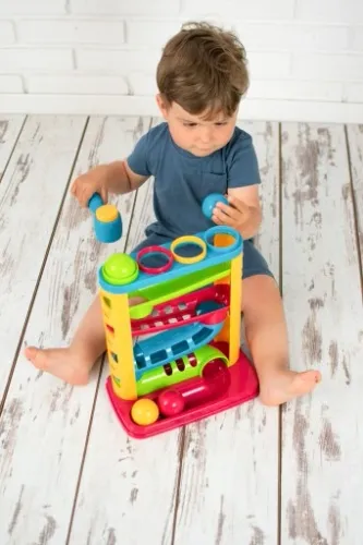 SMILY PLAY ZJEŻDŻALNIA Z PIŁECZKAMI i MŁOTKIEM 1+ na Arena.pl