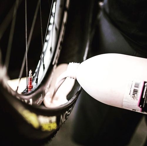 Uszczelniacz do opon Momum Gum Tyre Sealant 200ml na Arena.pl