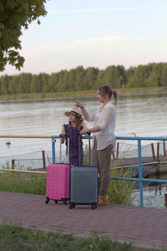 PERSONALIZOWANA WALIZKA Z DOWOLNYM NADRUKIEM ROZMIAR ŚREDNI 60L BAGIA na Arena.pl