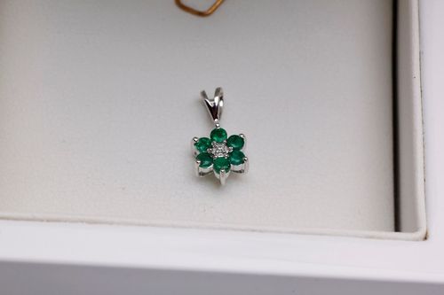 Złoty wisiorek WBD0954 - Diament na Arena.pl